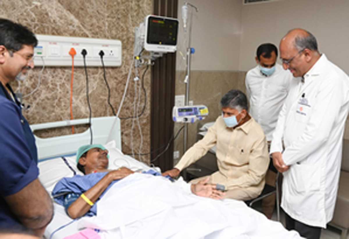 चंद्रबाबू, तेलंगाना के डिप्टी सीएम ने अस्पताल में केसीआर से की मुलाकात